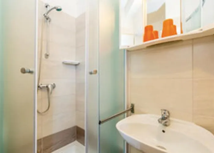 Adriatic A2-a6, Rab Кампор