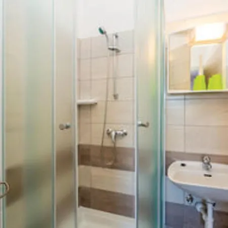 Adriatic A2-a6, Rab Apartment Kampor
