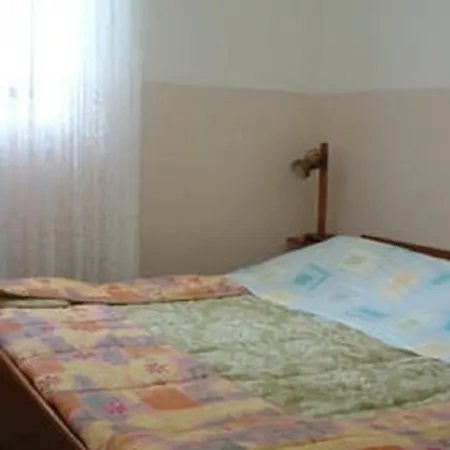 Adriatic A2-a6, Rab Apartment